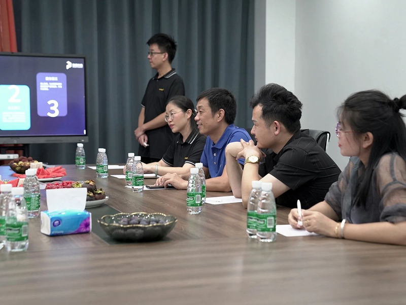 合作引领，创印未来！爱普生董事长一行到访和记官方网站！